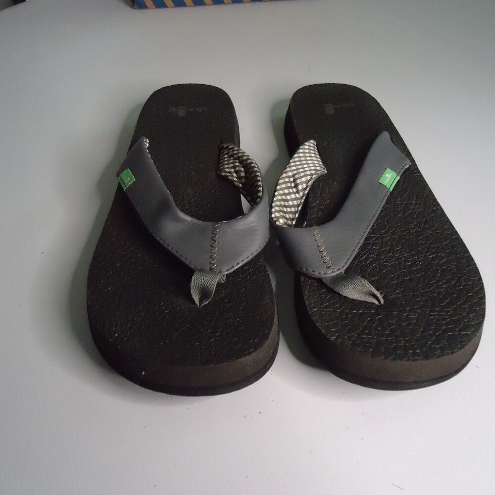 Sanuk Flip Flops Sandals Yoga Mat Black Leather Thong Beach Pool SWS2908C Size 8